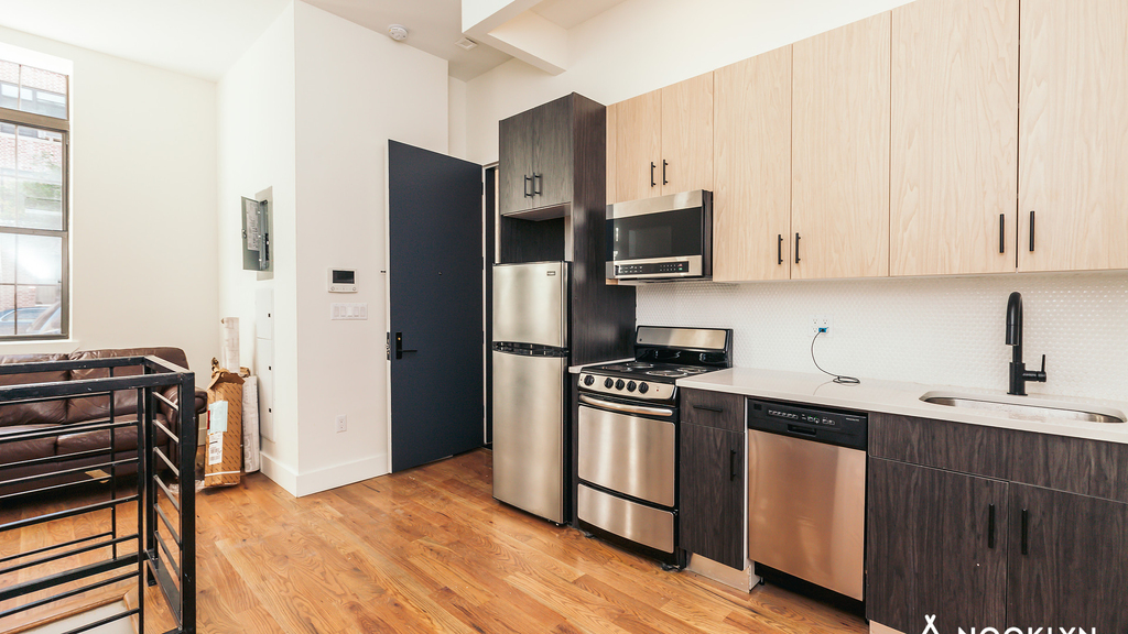 1689 Sterling Pl - Photo 0