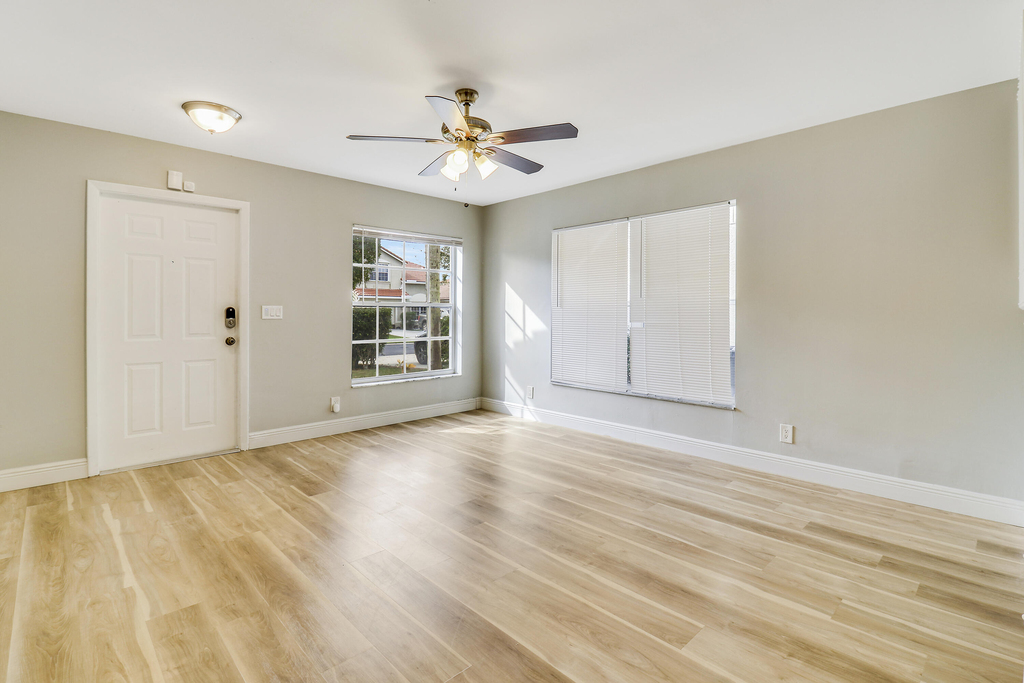 4881 Mcgill Street - Photo 4