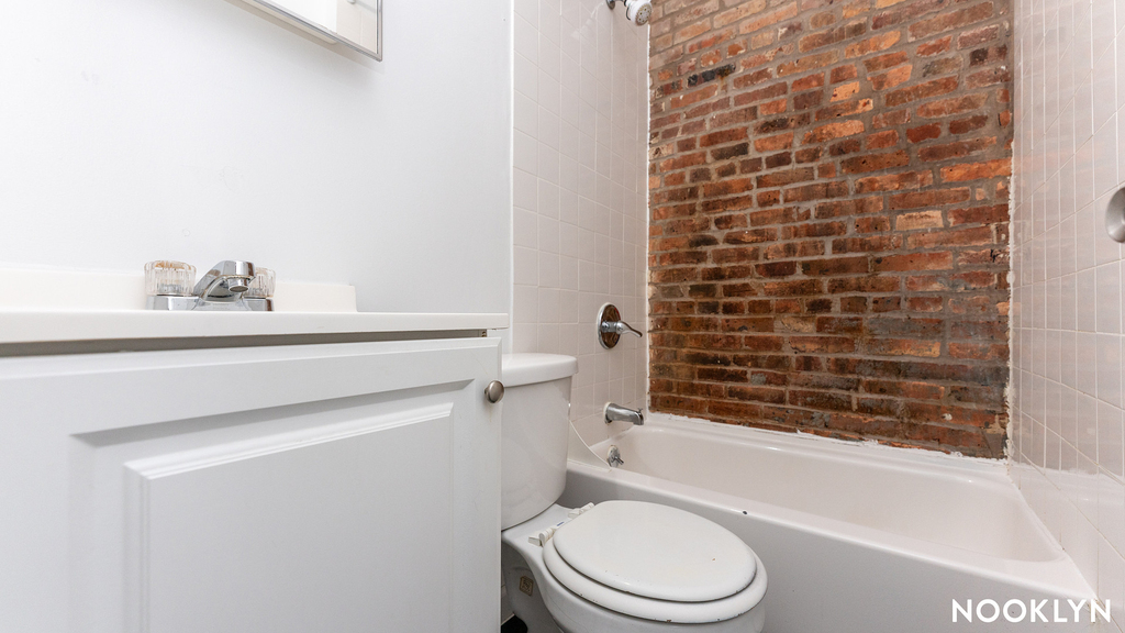 71 Pineapple St - Photo 8