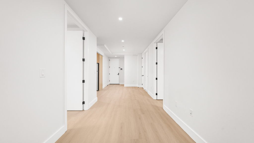 102 E 53rd St - Photo 6