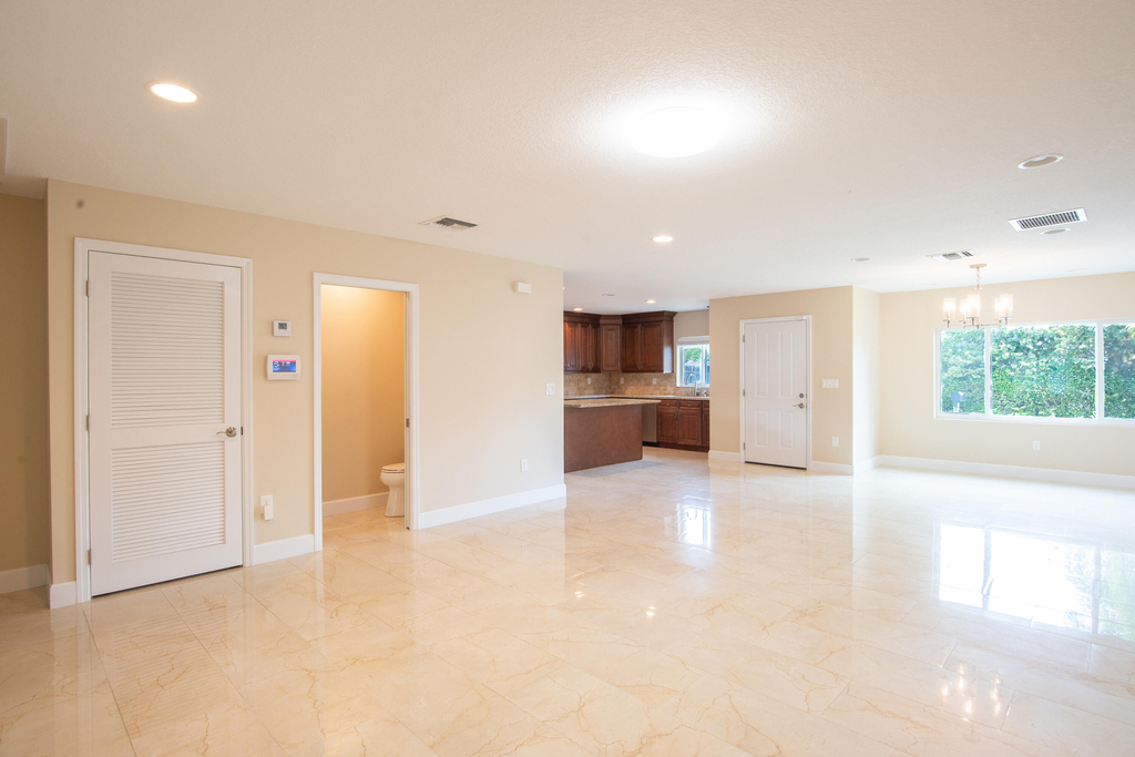 364 Orange Way - Photo 10