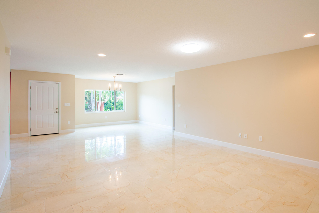 364 Orange Way - Photo 9