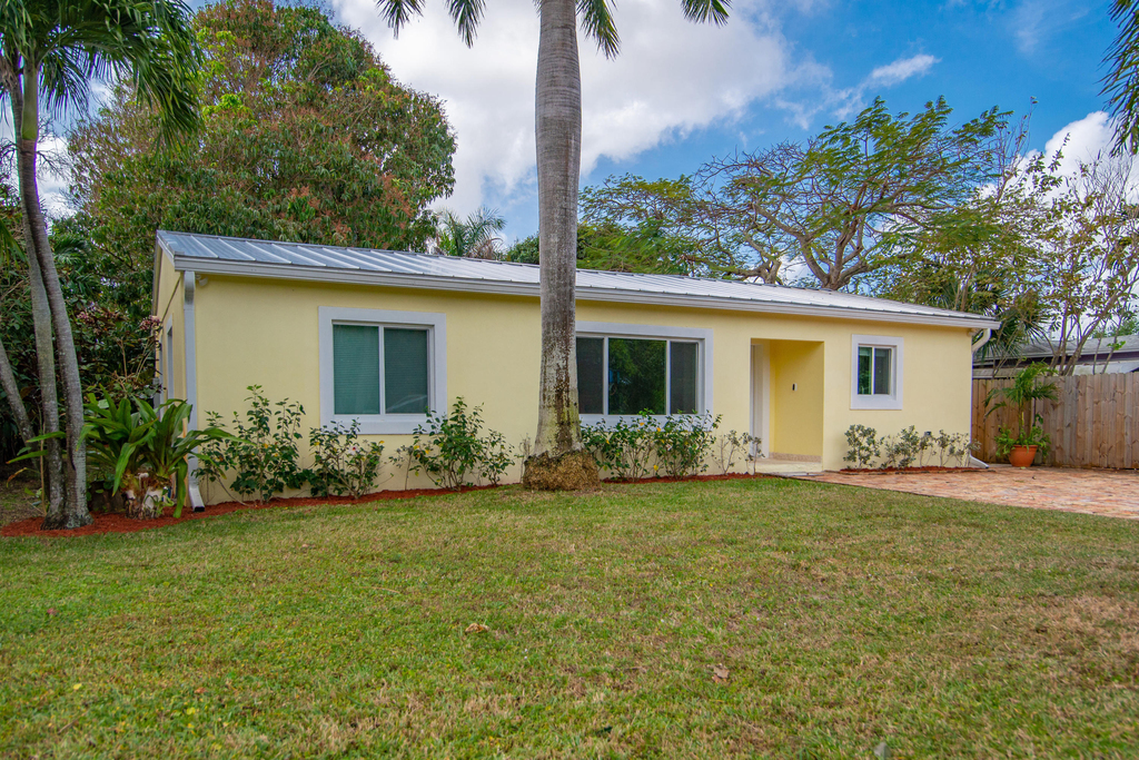364 Orange Way - Photo 0