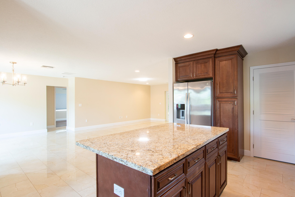 364 Orange Way - Photo 7