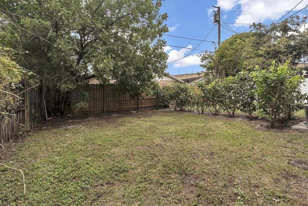 1320 Wellington Street - Photo 20