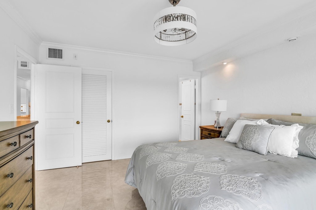 410 N Federal Highway N - Photo 16