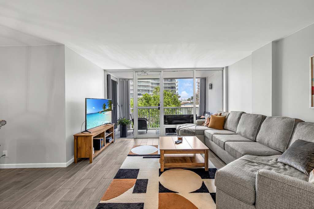 2200 Ne 33rd Avenue - Photo 11