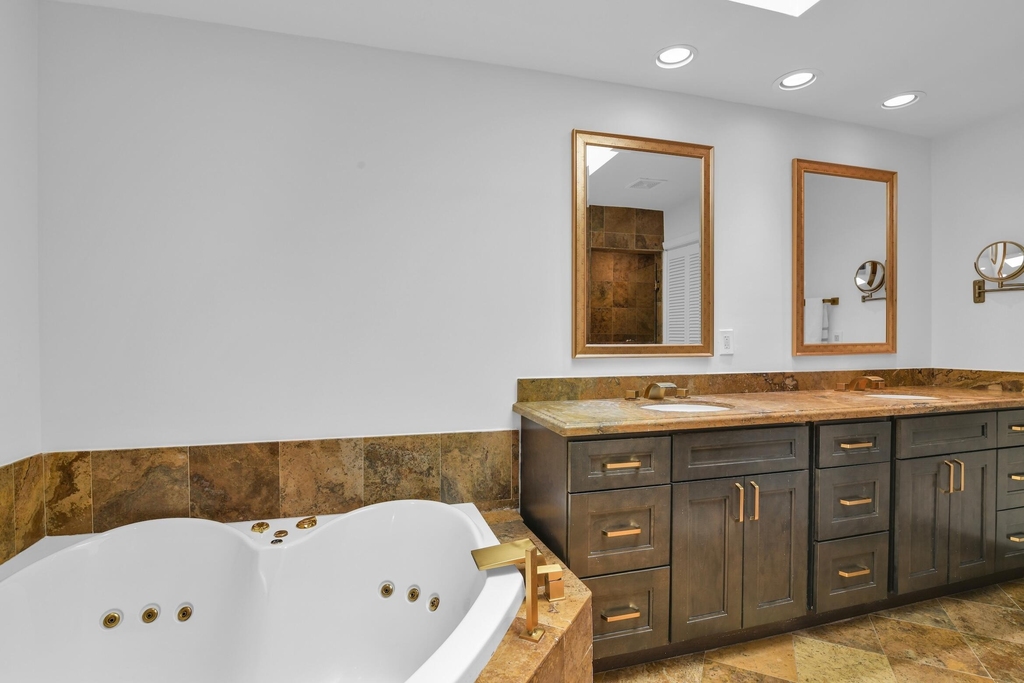 753 Villa Portofino Circle - Photo 35