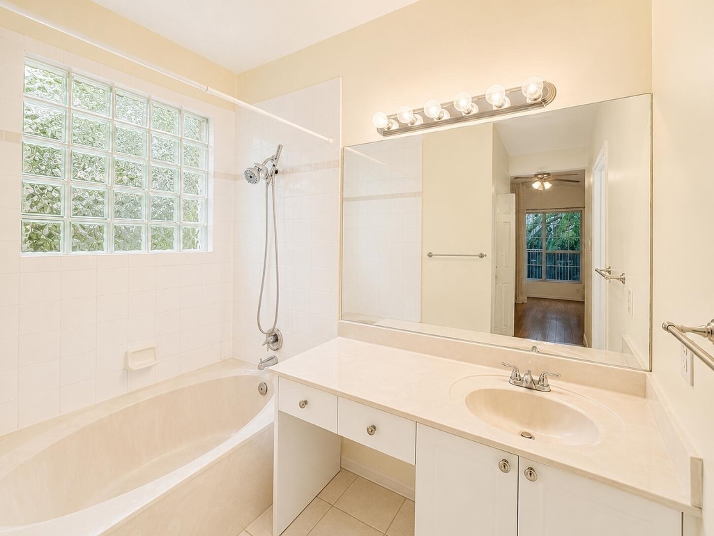 6711 Green Island Circle - Photo 14