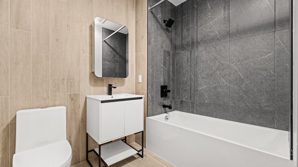102 E 53rd St - Photo 3