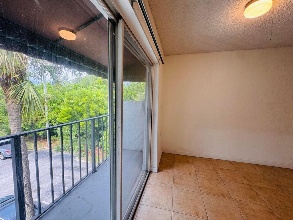 1068 N Benoist Farms Road - Photo 36