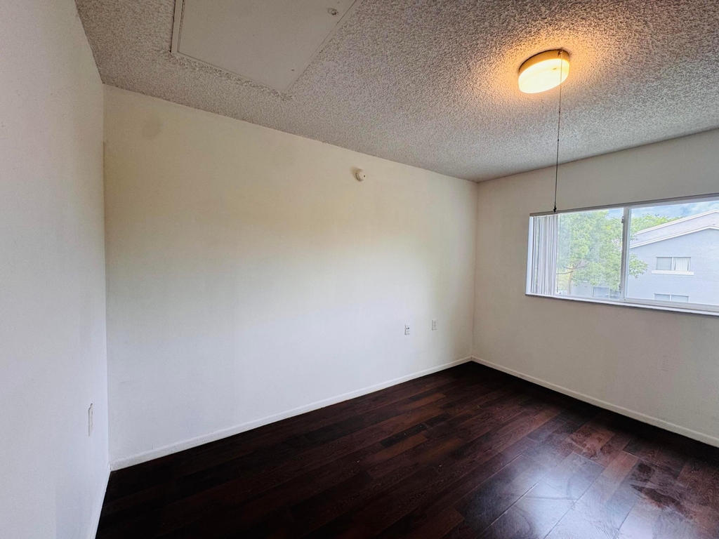 1068 N Benoist Farms Road - Photo 14