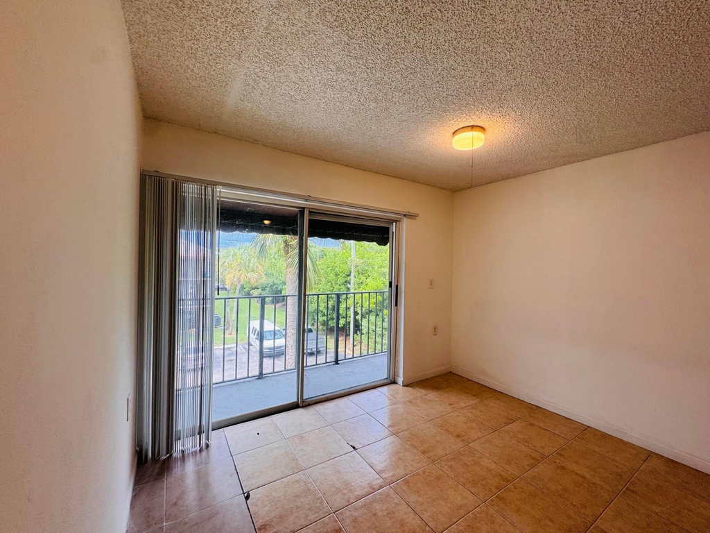1068 N Benoist Farms Road - Photo 27
