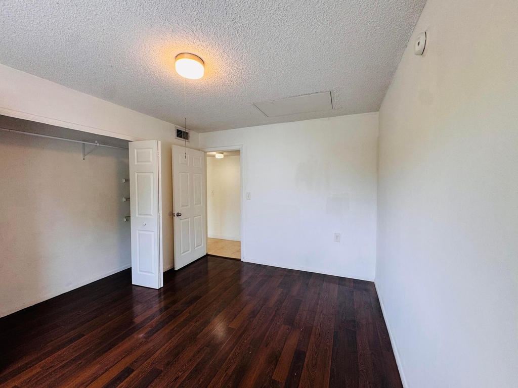 1068 N Benoist Farms Road - Photo 22