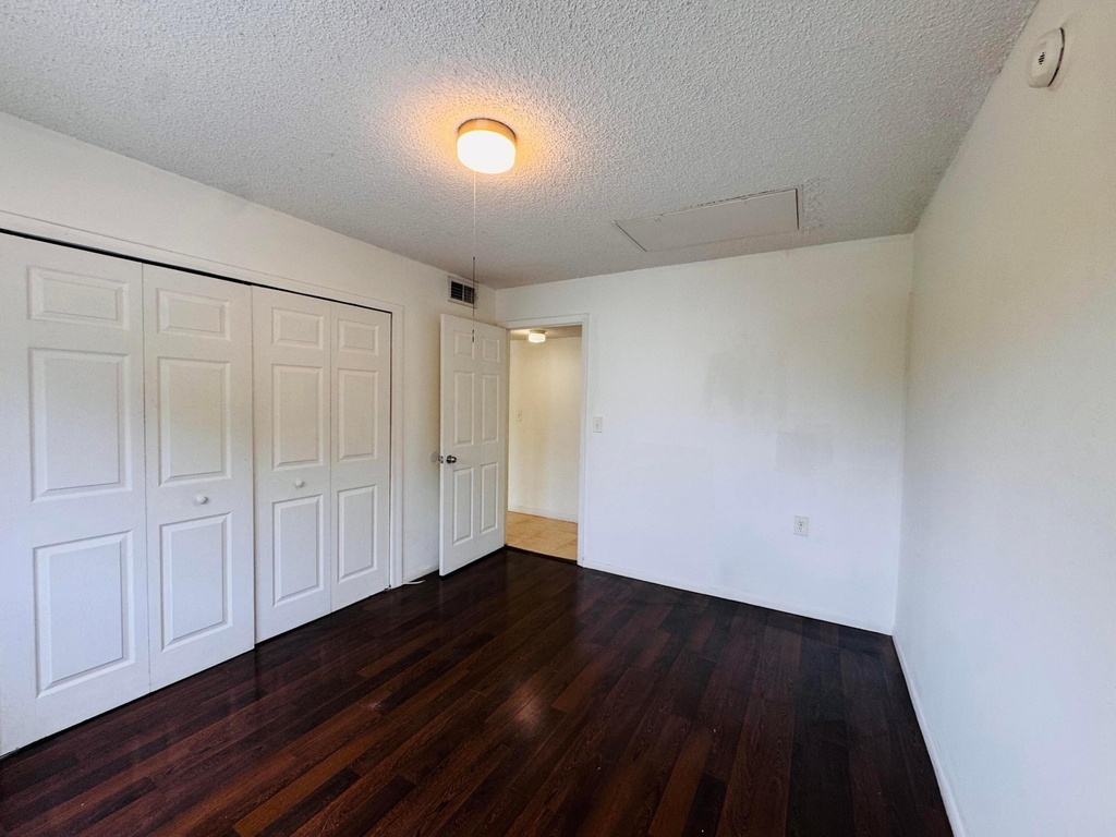 1068 N Benoist Farms Road - Photo 16