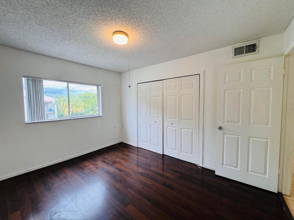 1068 N Benoist Farms Road - Photo 18