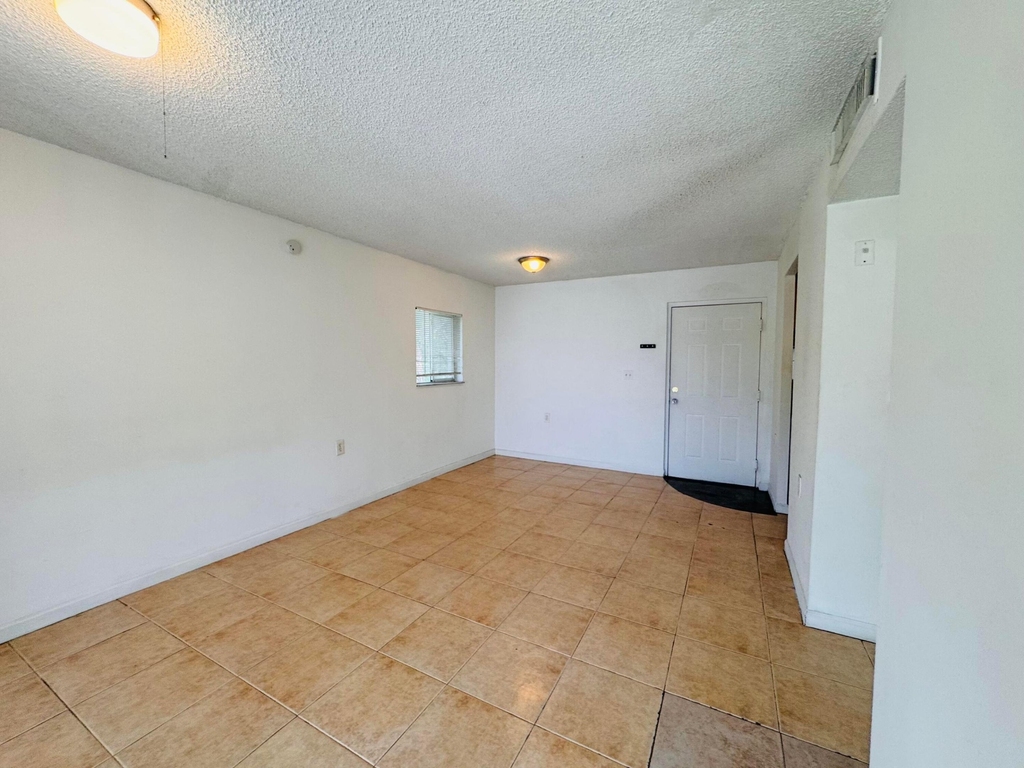 1068 N Benoist Farms Road - Photo 35