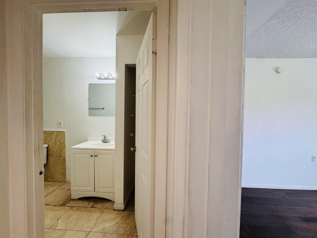 1068 N Benoist Farms Road - Photo 31