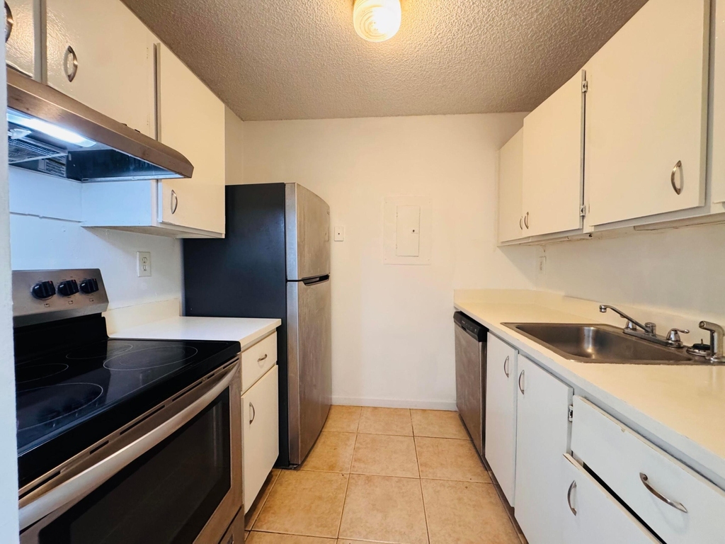 1068 N Benoist Farms Road - Photo 43