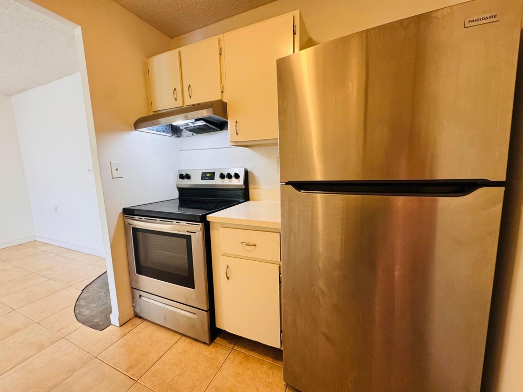 1068 N Benoist Farms Road - Photo 44