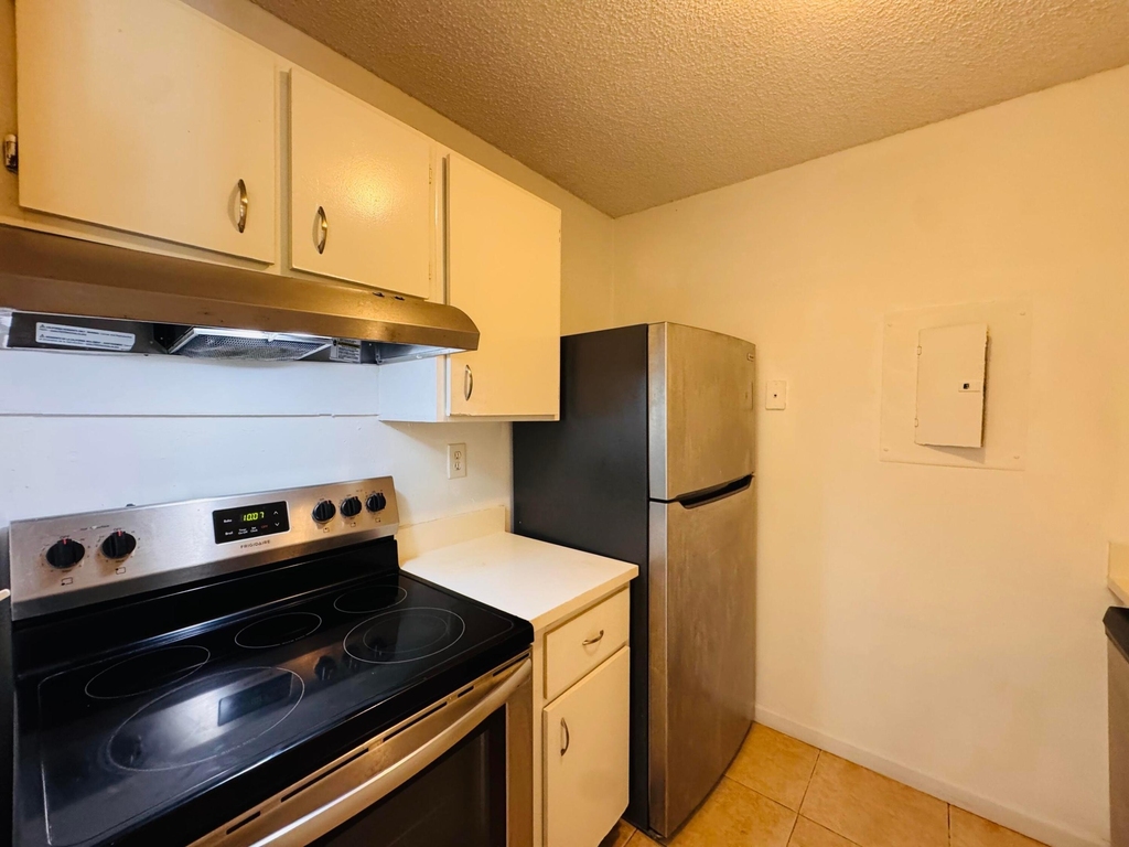 1068 N Benoist Farms Road - Photo 48