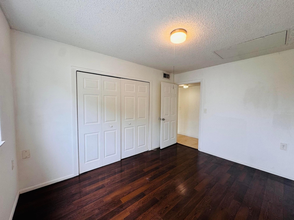 1068 N Benoist Farms Road - Photo 17