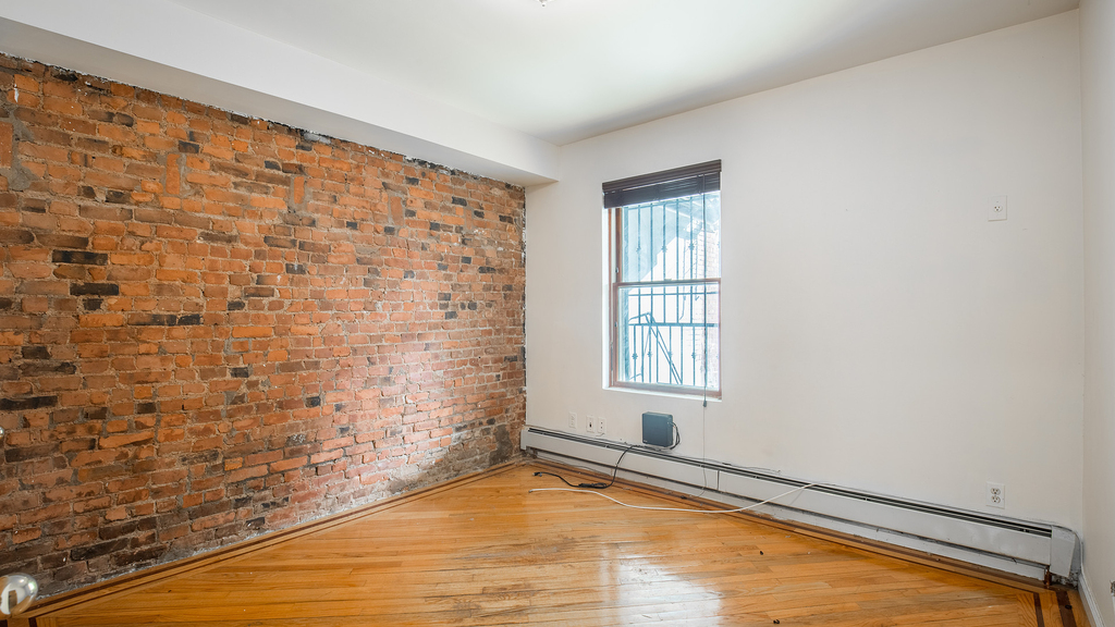 38 Greene Ave - Photo 5