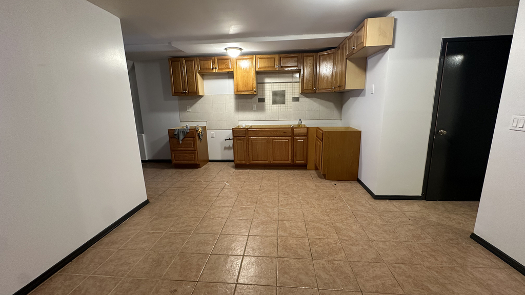 371 Kosciuszko St - Photo 0