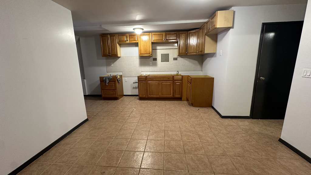 371 Kosciuszko St - Photo 1
