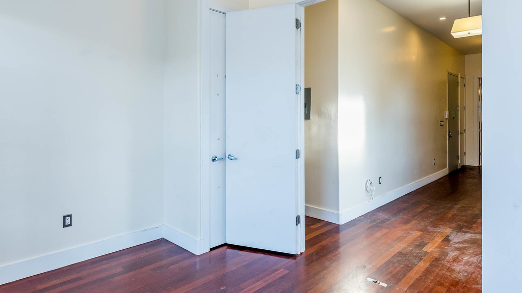 126 Grattan St - Photo 9
