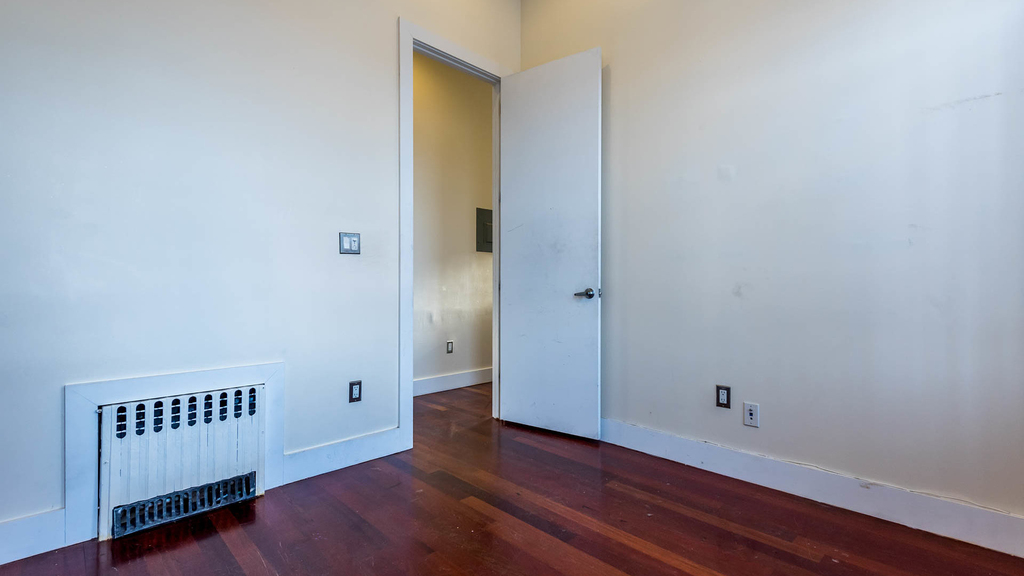 126 Grattan St - Photo 12
