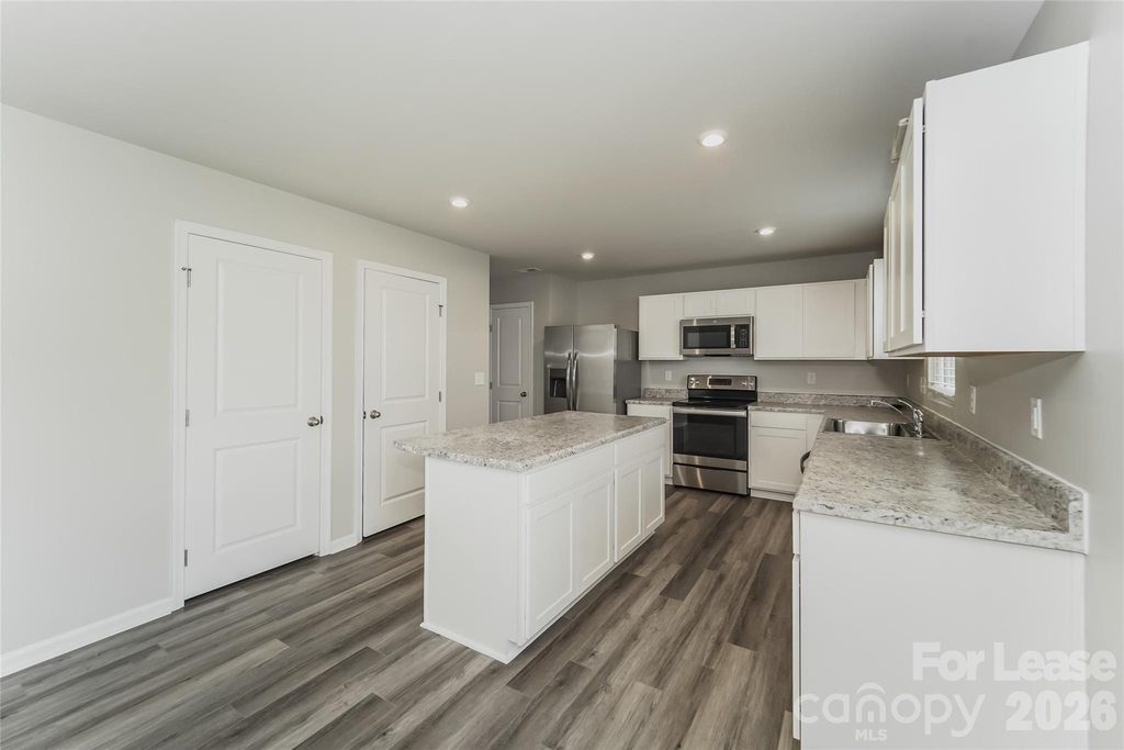 1017 Jeffrey Court Sw - Photo 4