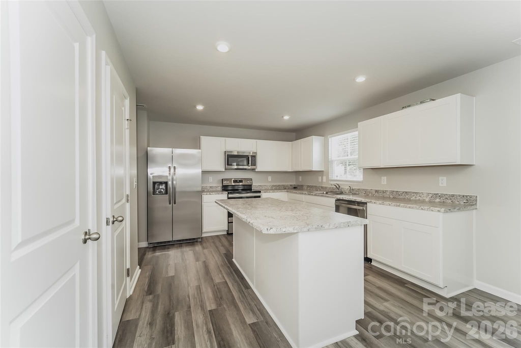 1017 Jeffrey Court Sw - Photo 3