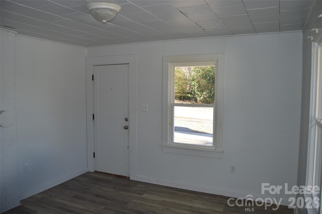 515 S Elm Street - Photo 3