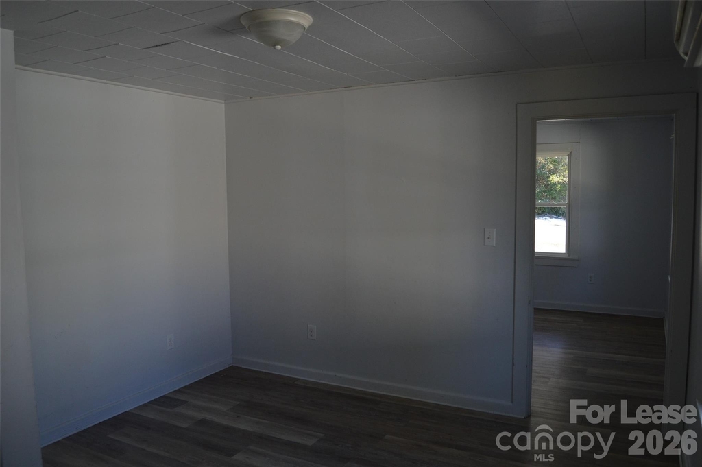515 S Elm Street - Photo 4