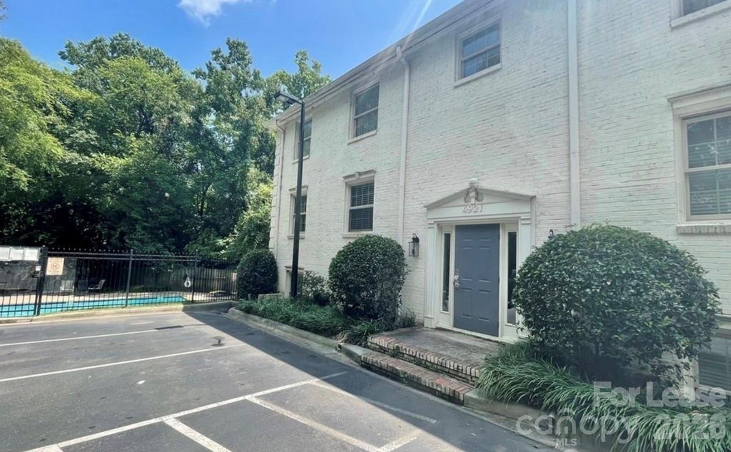 4921 Park Road - Photo 0