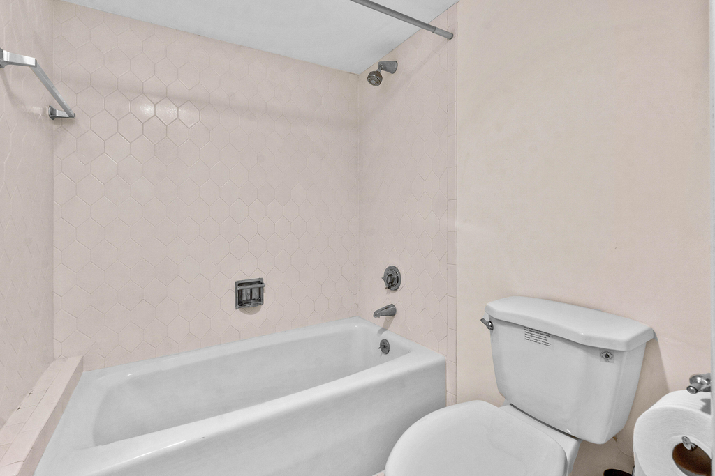 2425 Presidential Way - Photo 12