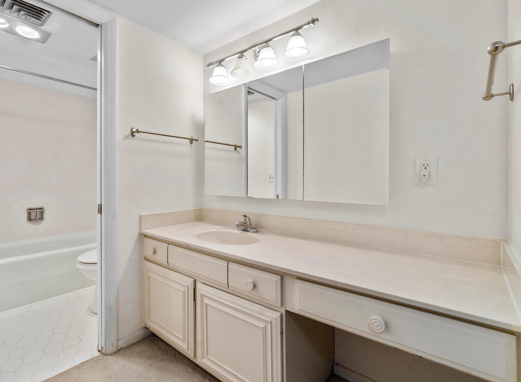 2425 Presidential Way - Photo 6