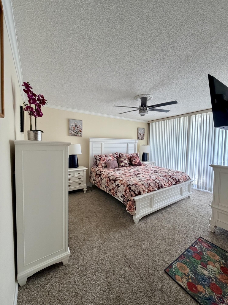 2425 Presidential Way - Photo 5