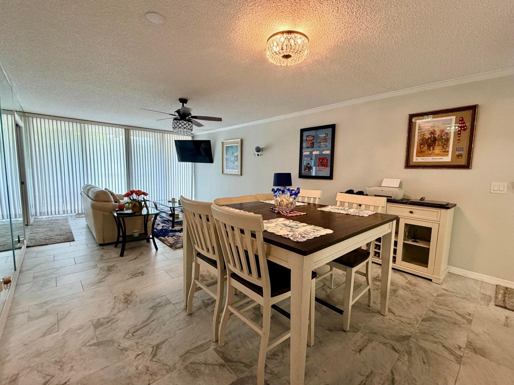2425 Presidential Way - Photo 8