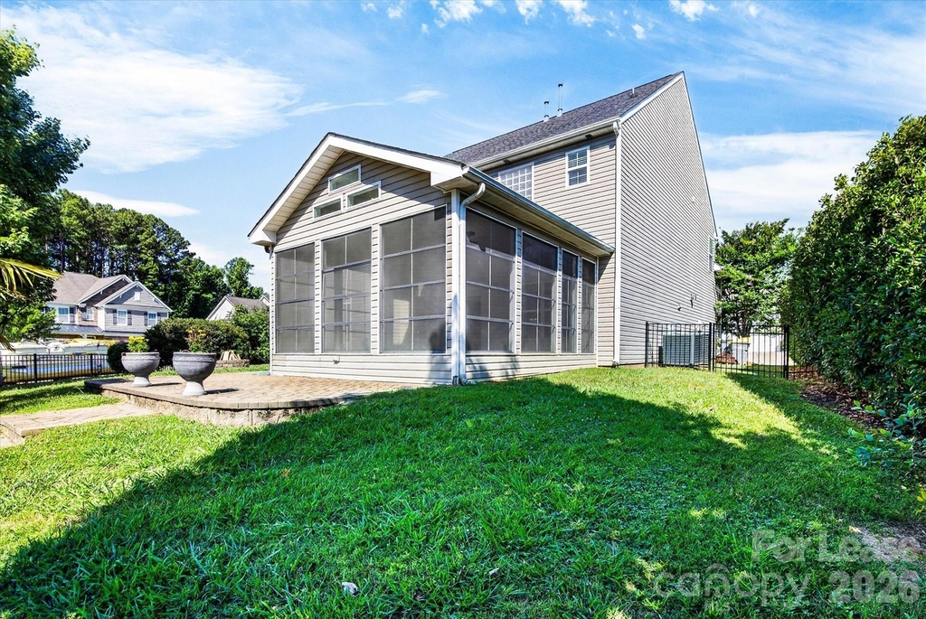 2258 Isaac Street - Photo 7