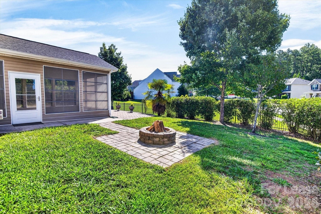 2258 Isaac Street - Photo 10