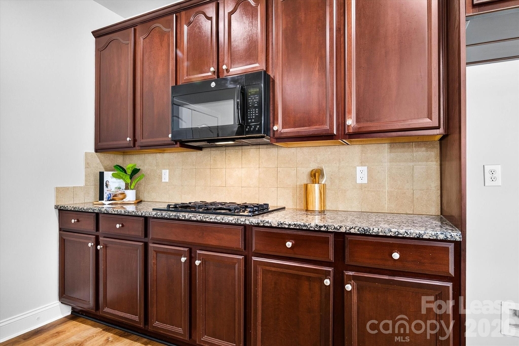 2258 Isaac Street - Photo 37