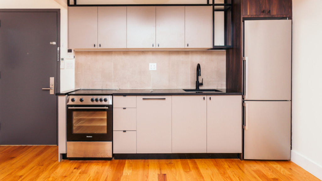 620 Parkside Ave - Photo 0