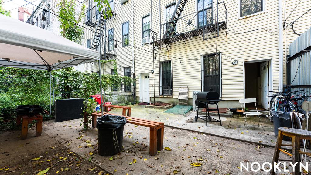 243 Irving Ave - Photo 5