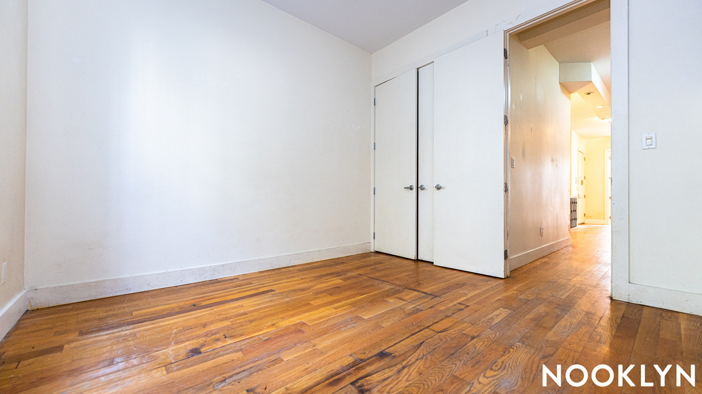 243 Irving Ave - Photo 15