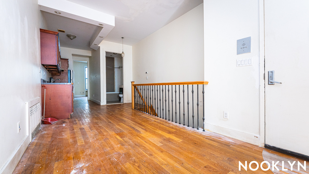 243 Irving Ave - Photo 7