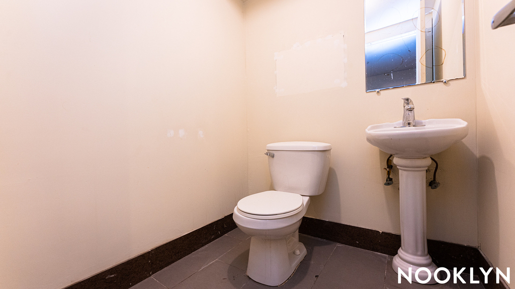 243 Irving Ave - Photo 17