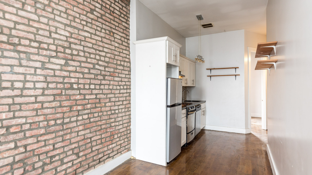 252 Stockholm St - Photo 10
