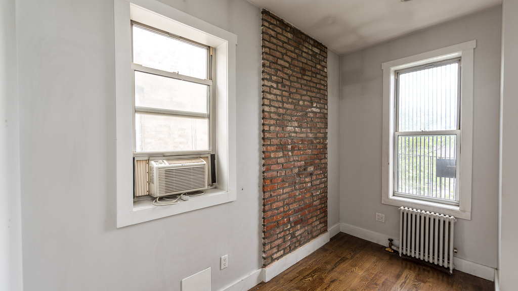 252 Stockholm St - Photo 7